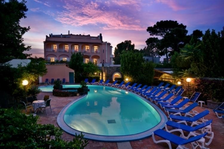 Hotel Regina Palace Terme - mese di Maggio - Hotel Regina Palace Ischia - Piscina di notte